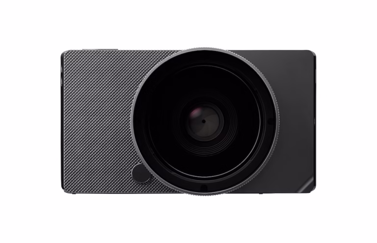Sigma BFカメラの正面外観デザイン。動画撮影やプロ用途で使えるかを解説するレビュー記事用